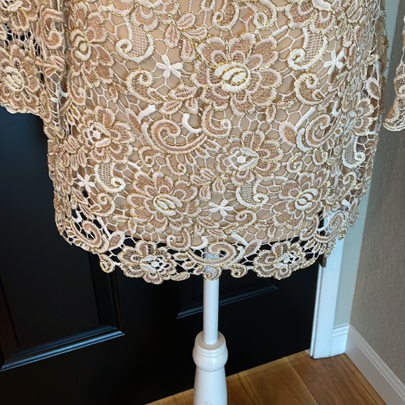 Venus | Open Back Lace Dress - Picture 5 of 11